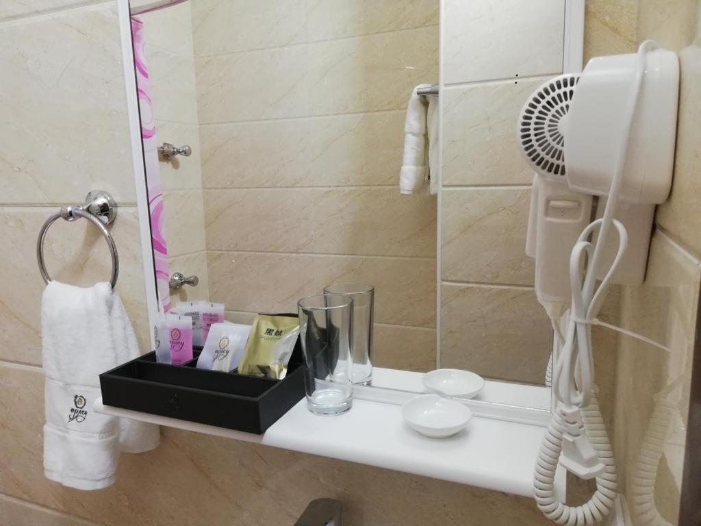Park Hotel Al Bustan Shymkent Eksteriør billede