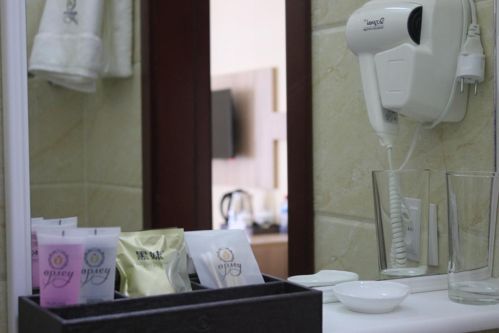Park Hotel Al Bustan Shymkent Eksteriør billede