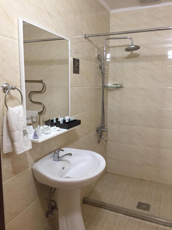 Park Hotel Al Bustan Shymkent Eksteriør billede