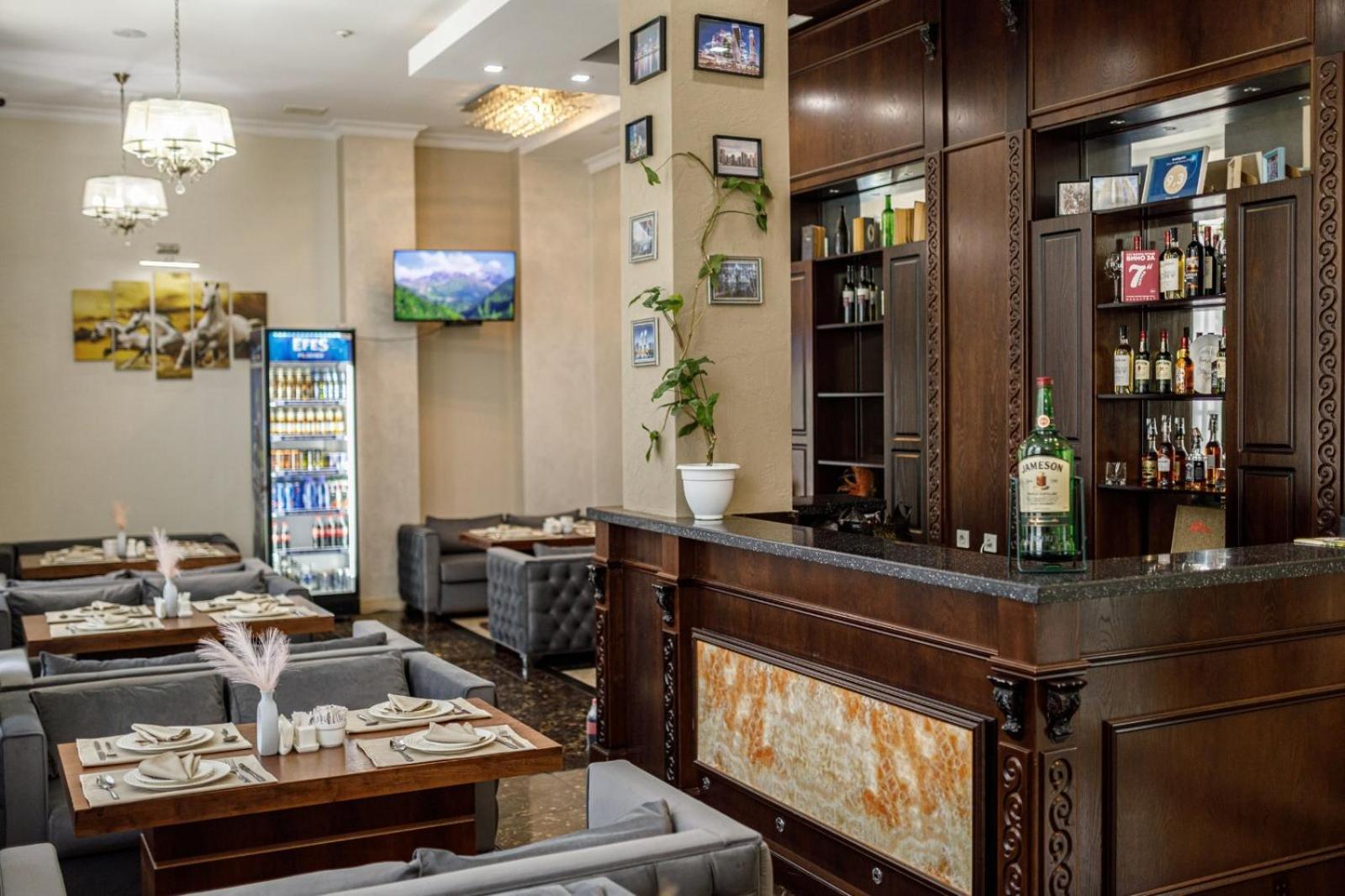 Park Hotel Al Bustan Shymkent Eksteriør billede