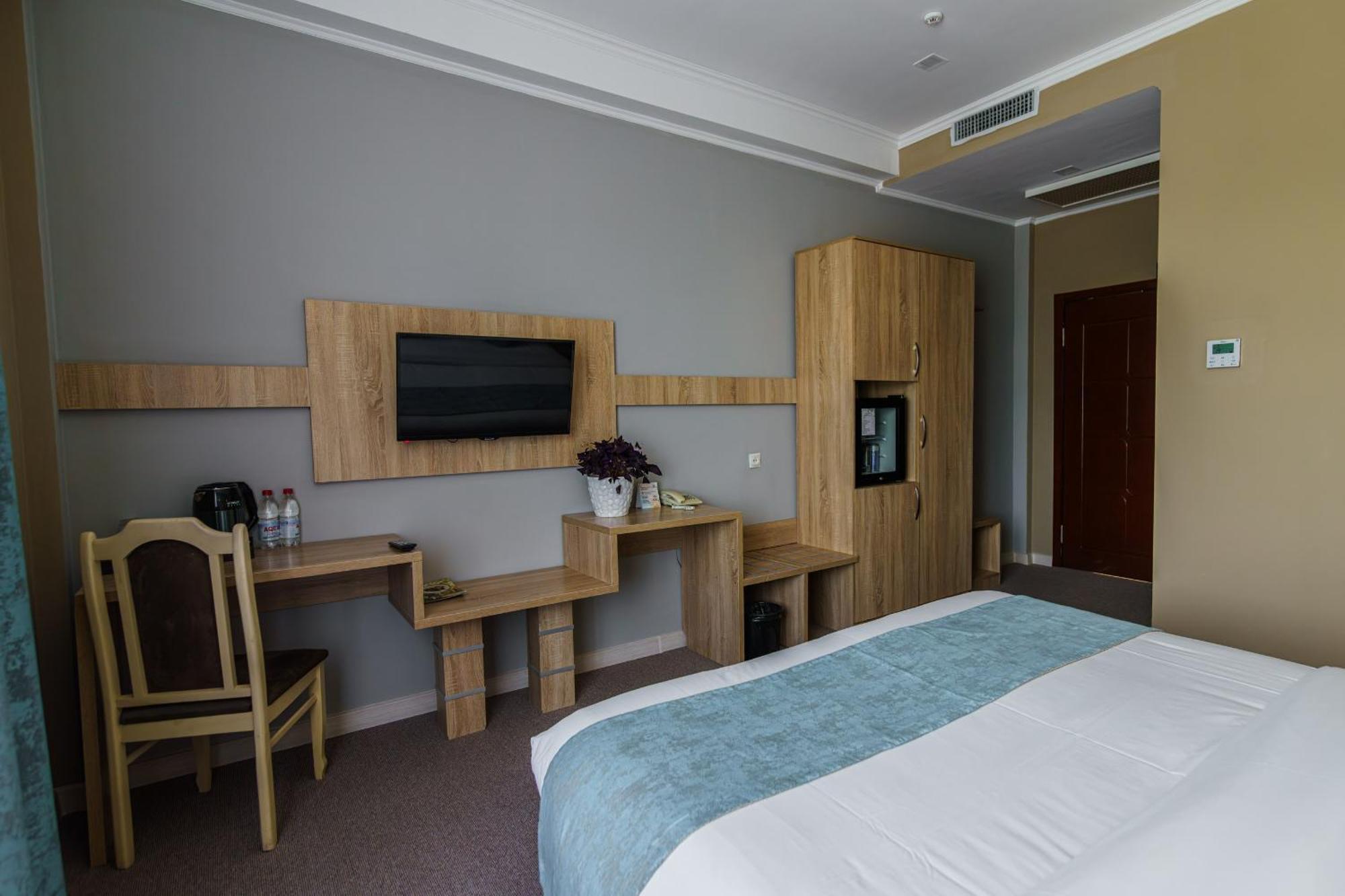 Park Hotel Al Bustan Shymkent Eksteriør billede