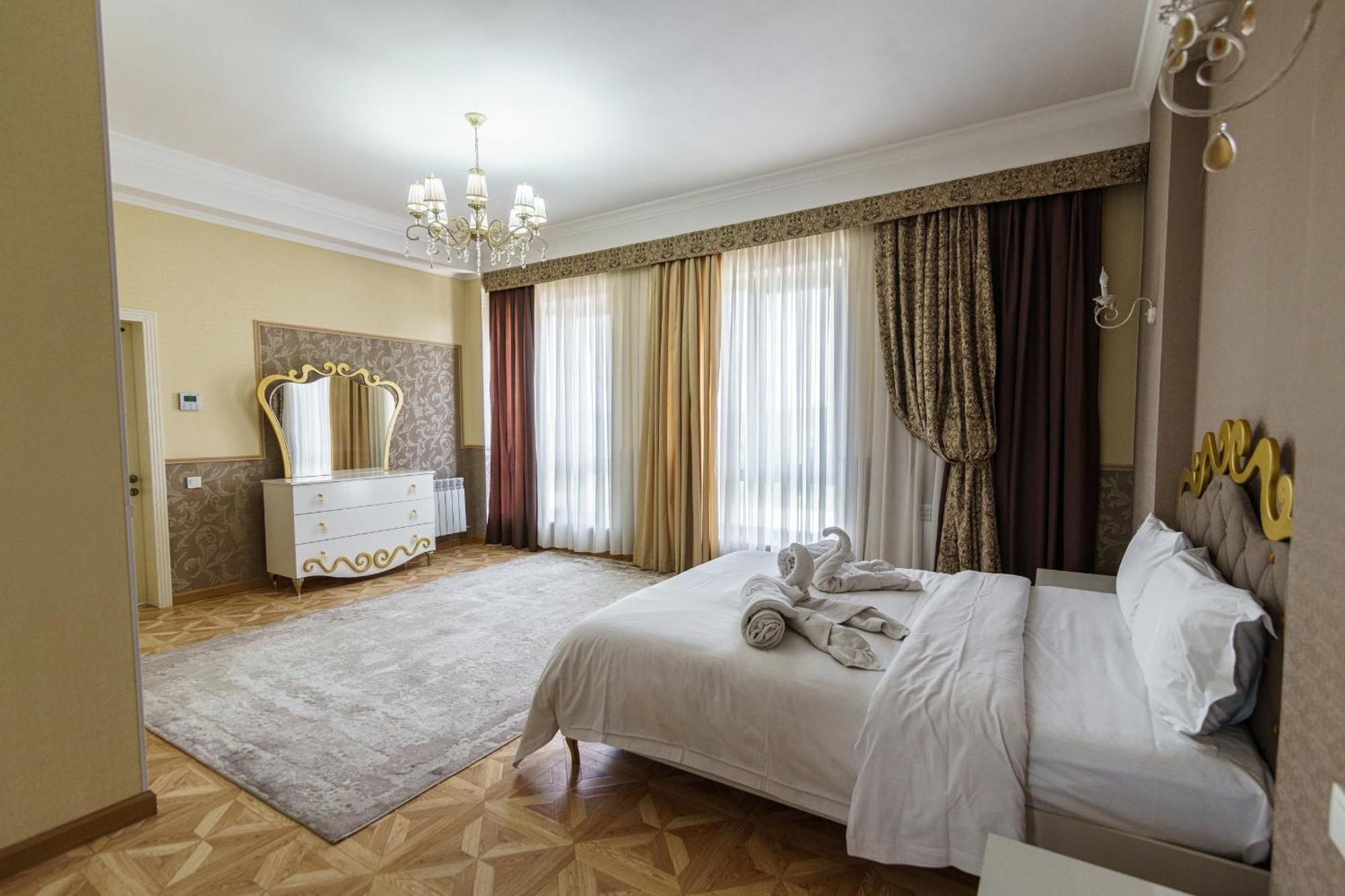 Park Hotel Al Bustan Shymkent Eksteriør billede
