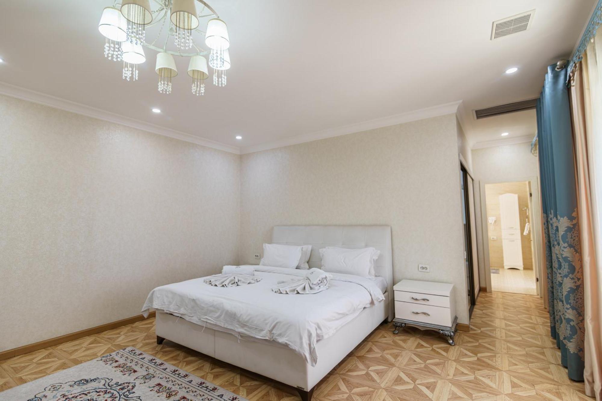 Park Hotel Al Bustan Shymkent Eksteriør billede