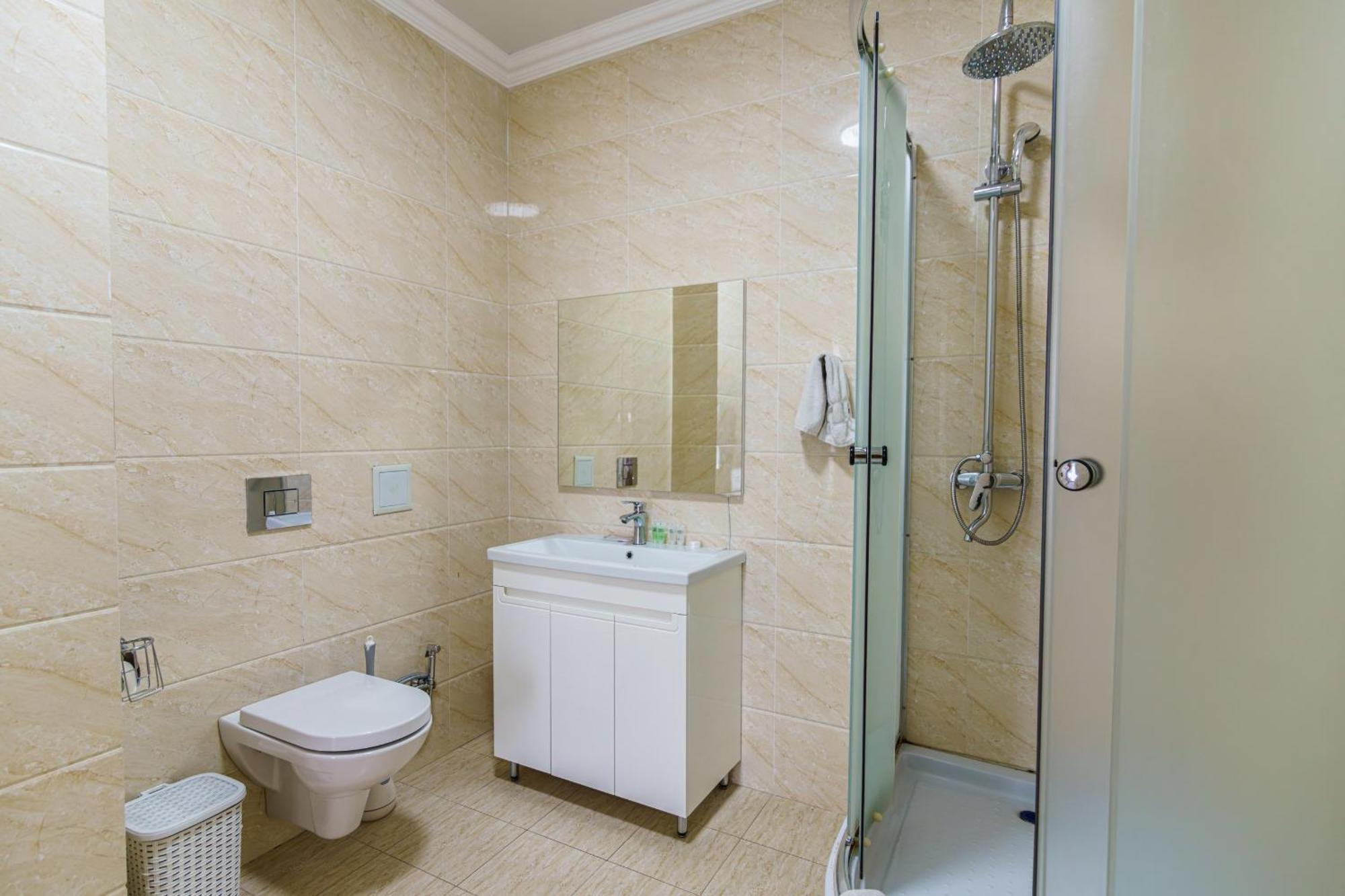 Park Hotel Al Bustan Shymkent Eksteriør billede