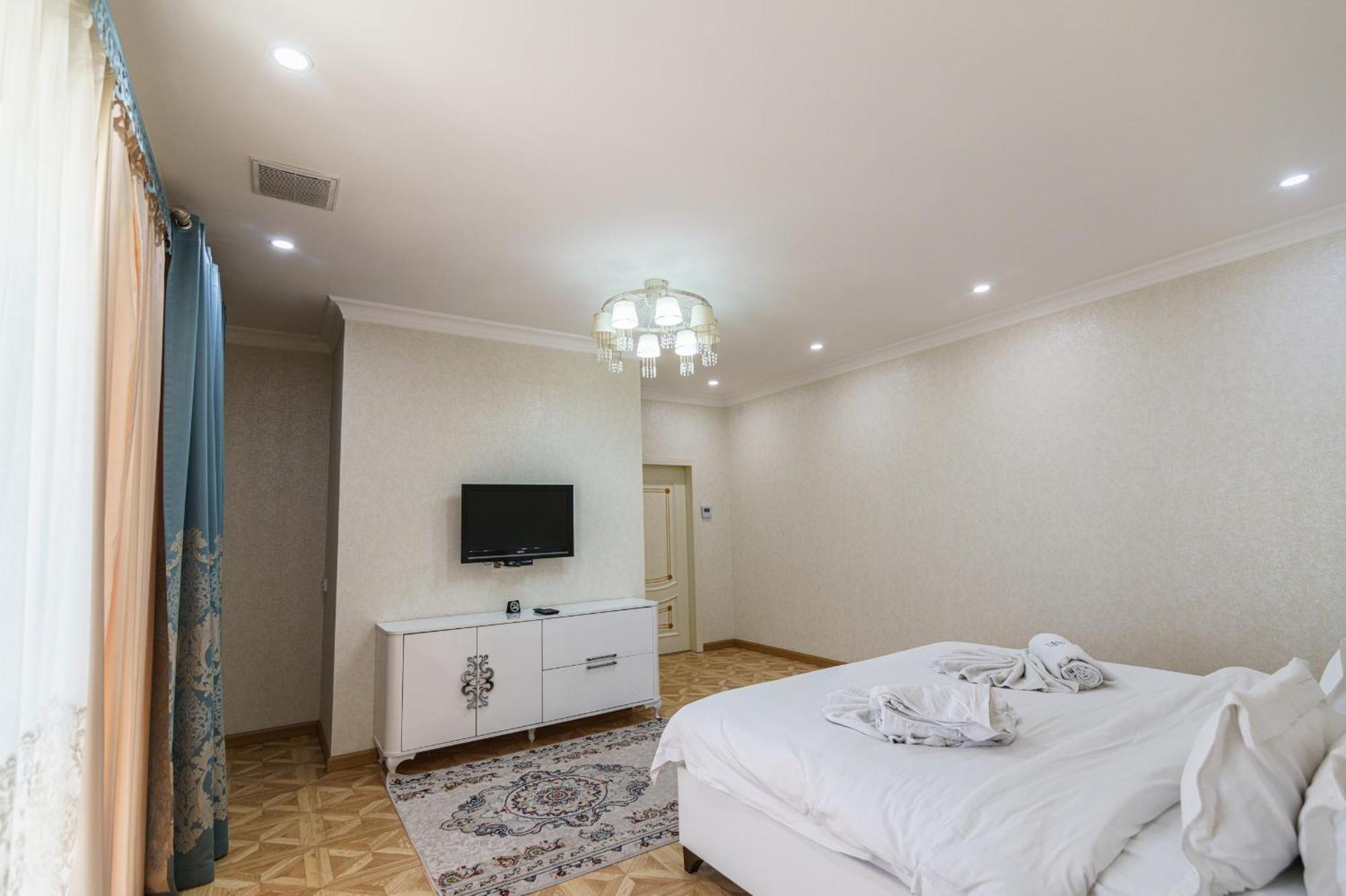 Park Hotel Al Bustan Shymkent Eksteriør billede
