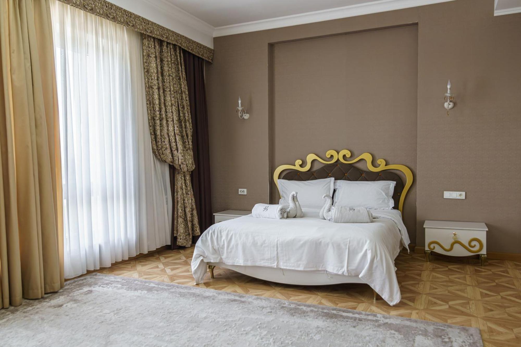Park Hotel Al Bustan Shymkent Eksteriør billede